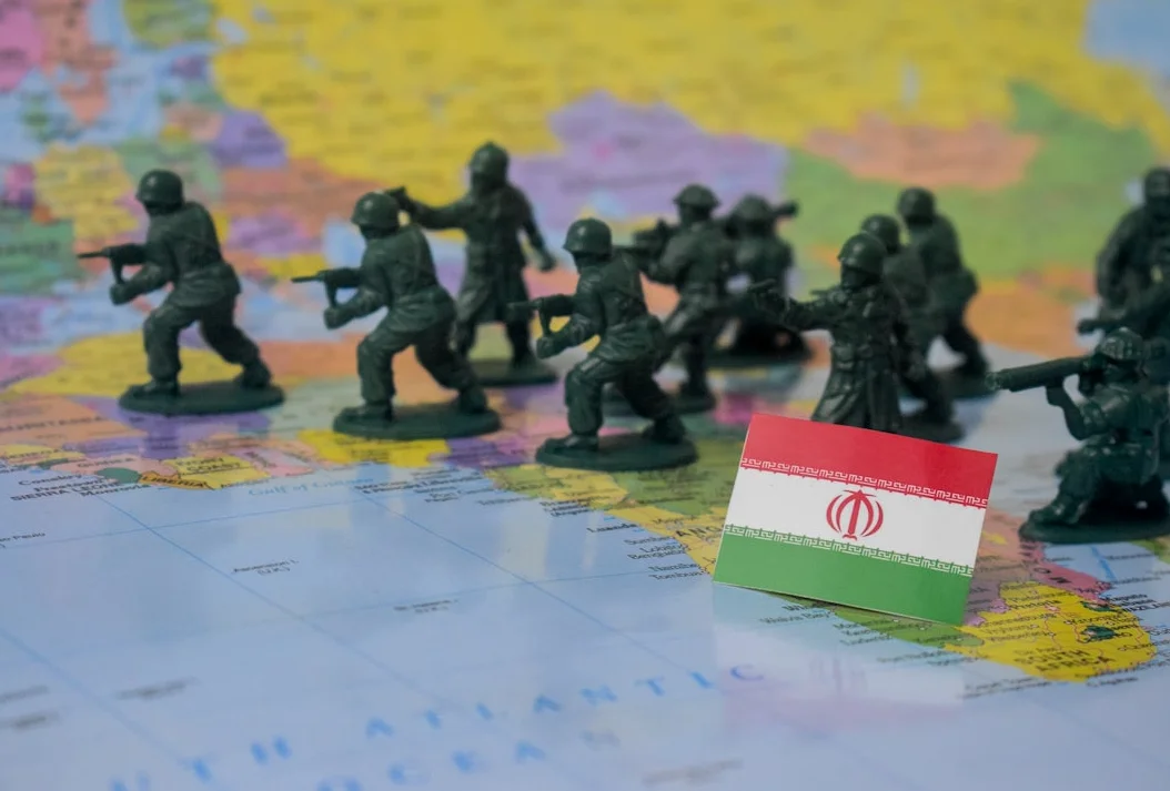Iran Threatens to Extend Conflict Beyond Region