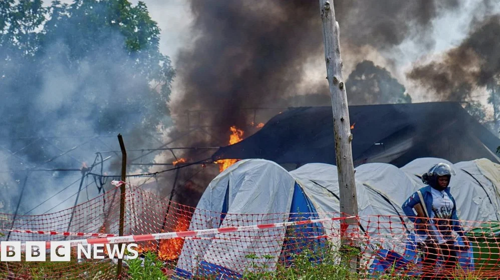 Angry Crowd Sets Ebola Hospital Tents Ablaze in DR Congo