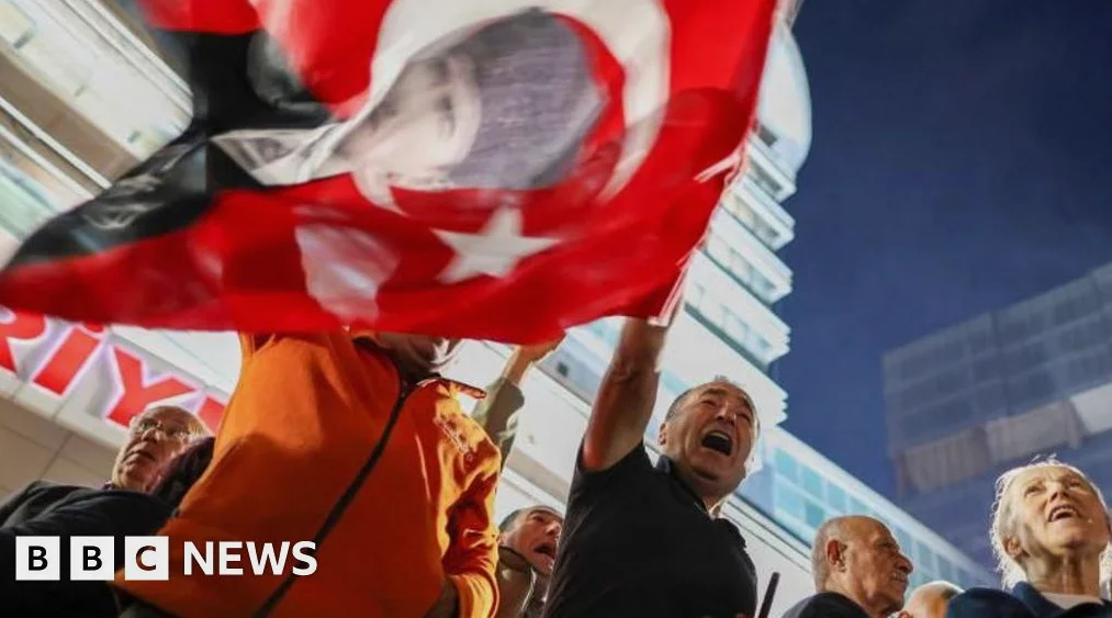Turkish opposition fights court ousting of leaders in ruling boosting Erdoğan