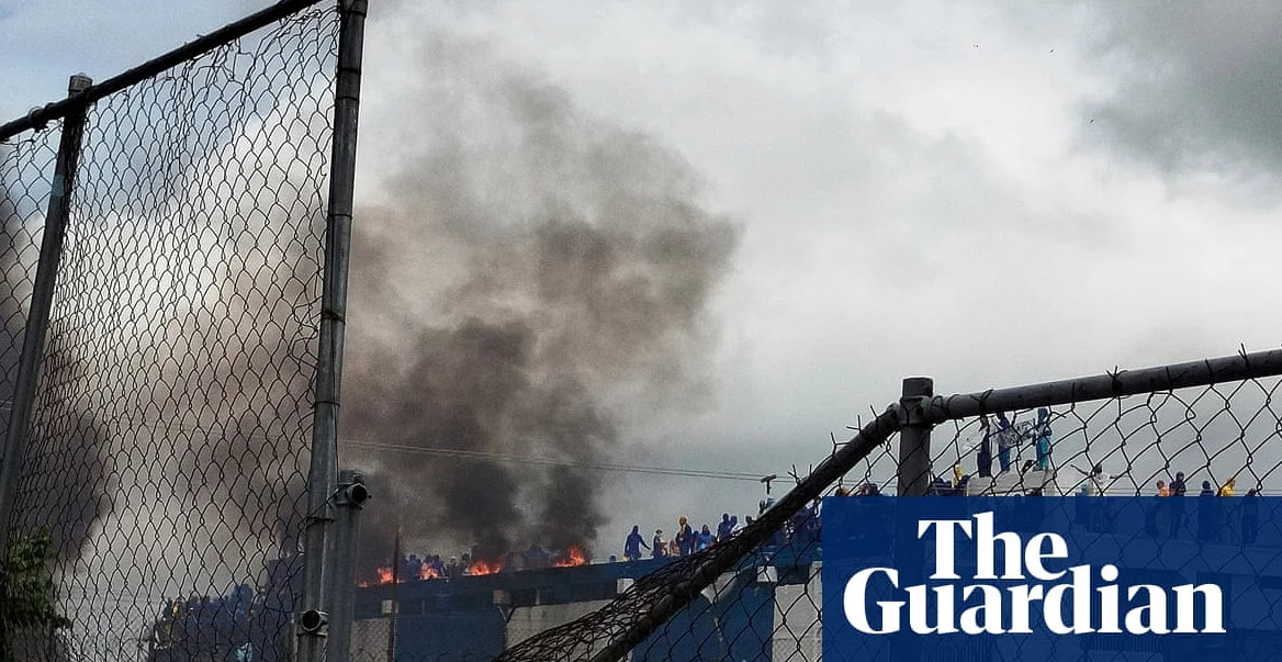 Venezuela Inmates Occupy Prison, Set Fire to Mattresses