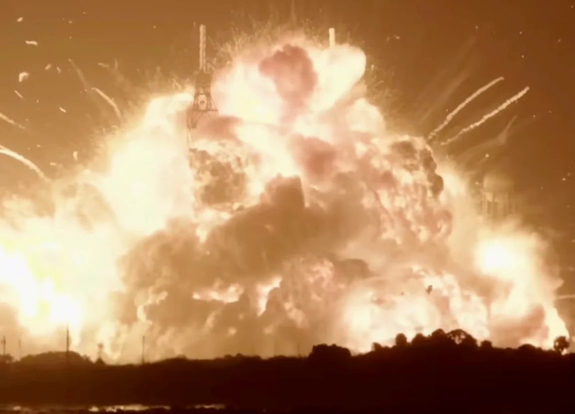 Blue Origin’s New Glenn Rocket Explodes in Massive Fireball