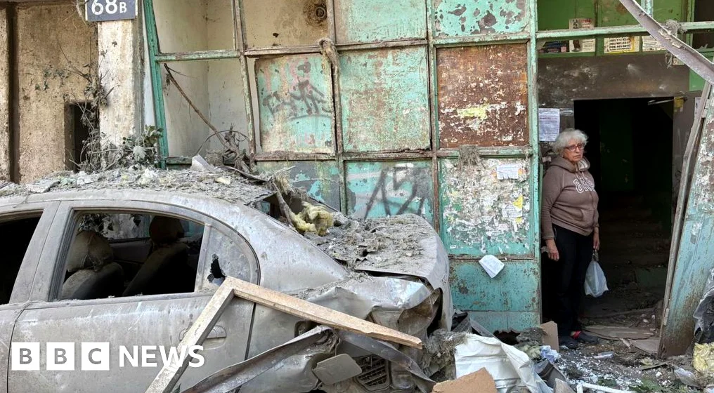 Seis muertos en ataque ruso a vecindario de Kiev