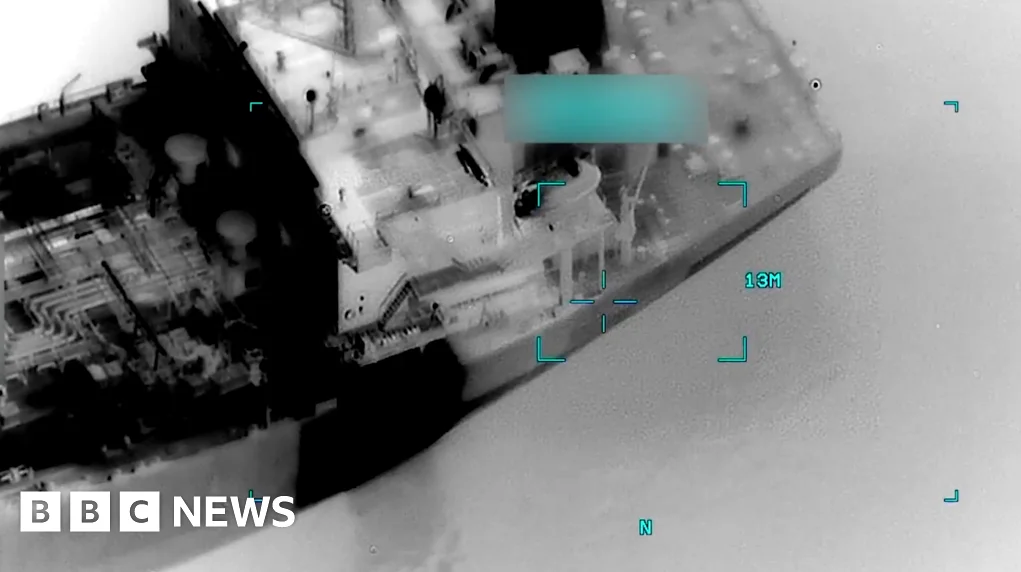 米軍、オマーン湾でタンカー攻撃　3人のインド船員行方不明