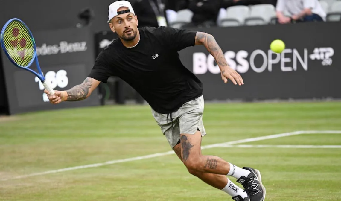 Kyrgios gana su primer partido en 15 meses