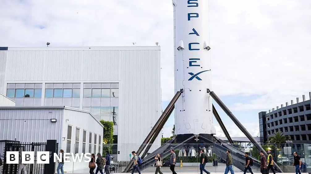 Elon Musk’s SpaceX raises $75bn ahead of record stock market debut
