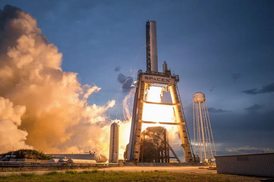 スペースX株価2.1兆ドル評価