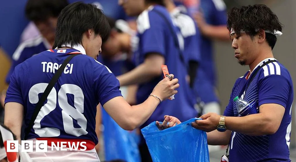 Women Tell Japanese Fans to Clean at Home Too After World Cup Efforts
