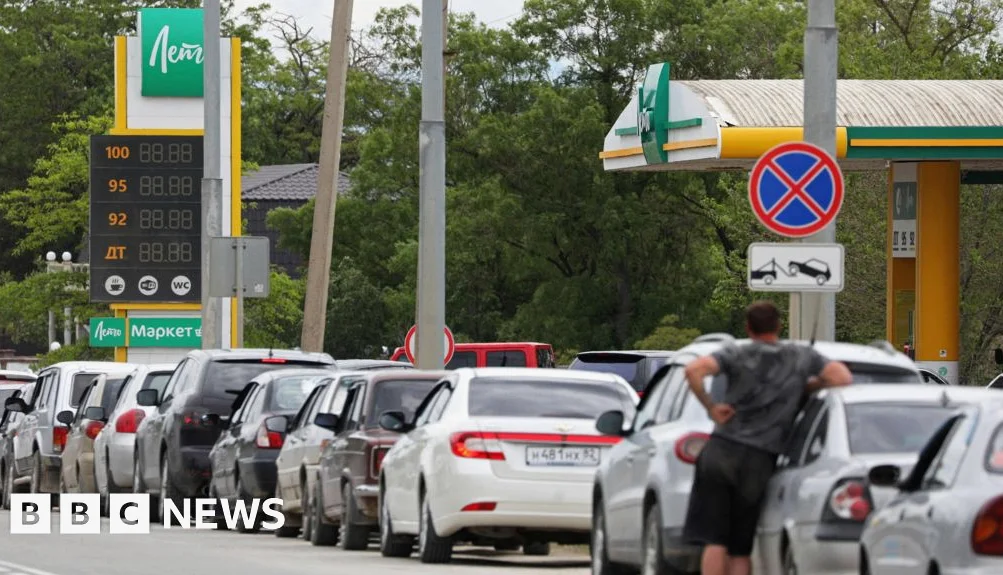 Fuel Sales Halted in Occupied Crimea as Ukraine Targets Oil Facilities