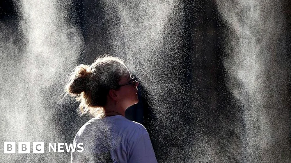 France Schools Close as 53% Under Red Heat Alerts