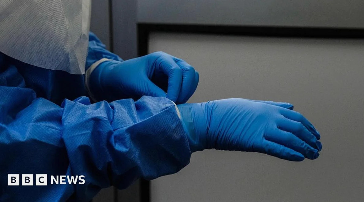 France confirms first Ebola case