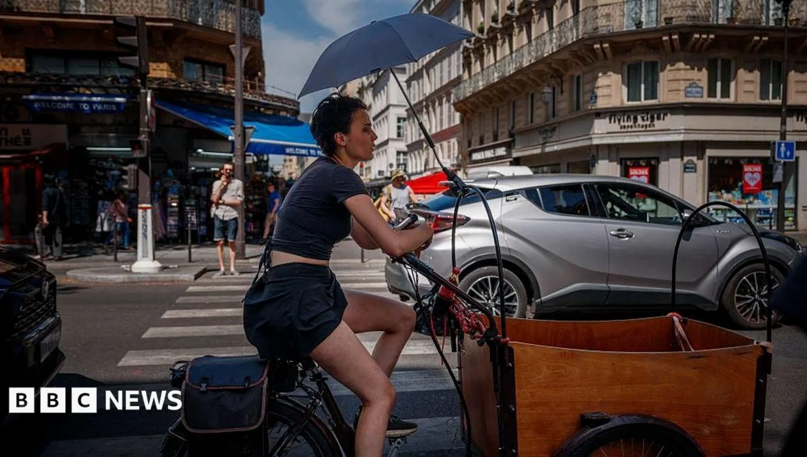 Paris restricts alcohol sales amid 40C heatwave