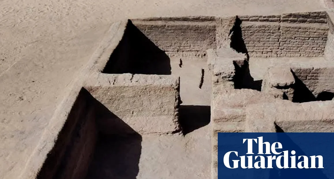 エジプトで4世紀のビザンツ都市発見　48基の墓も