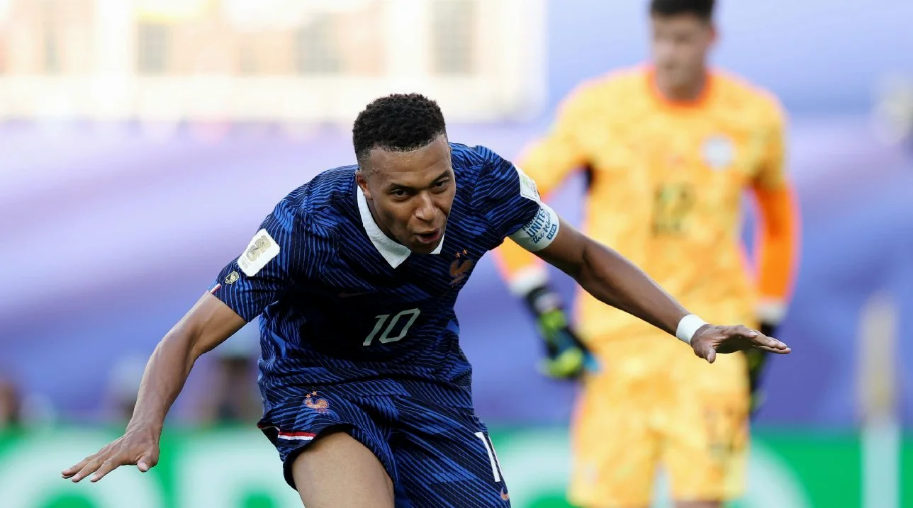 Kylian Mbappé scores penalty as France advances to World Cup quarterfinals