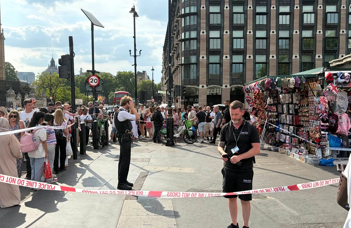 Westminster Bridge Incident Involves Injured Officers, Traffic Disruptions