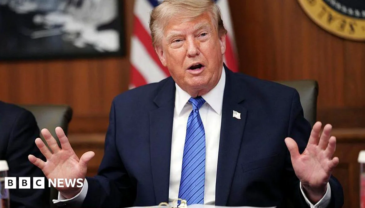 Trump Denies US Weapons Shortage, Vows to Hunt ‘Leakers’