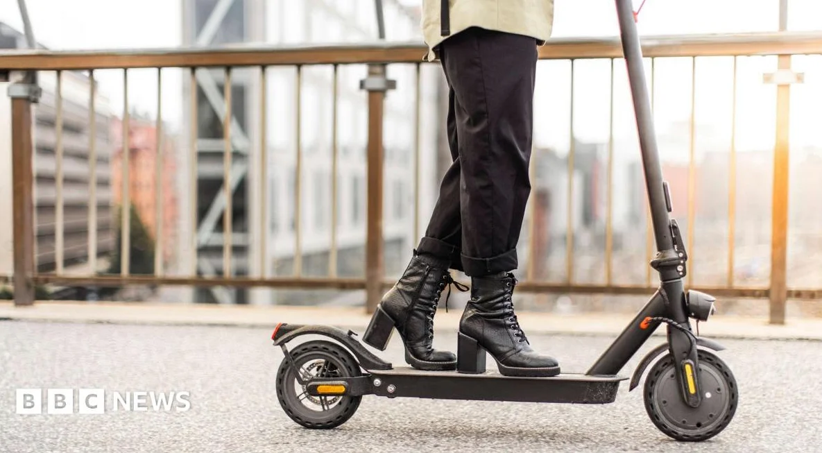 Paris Tells E-Scooter Riders to Wear Gear or Pay Fines