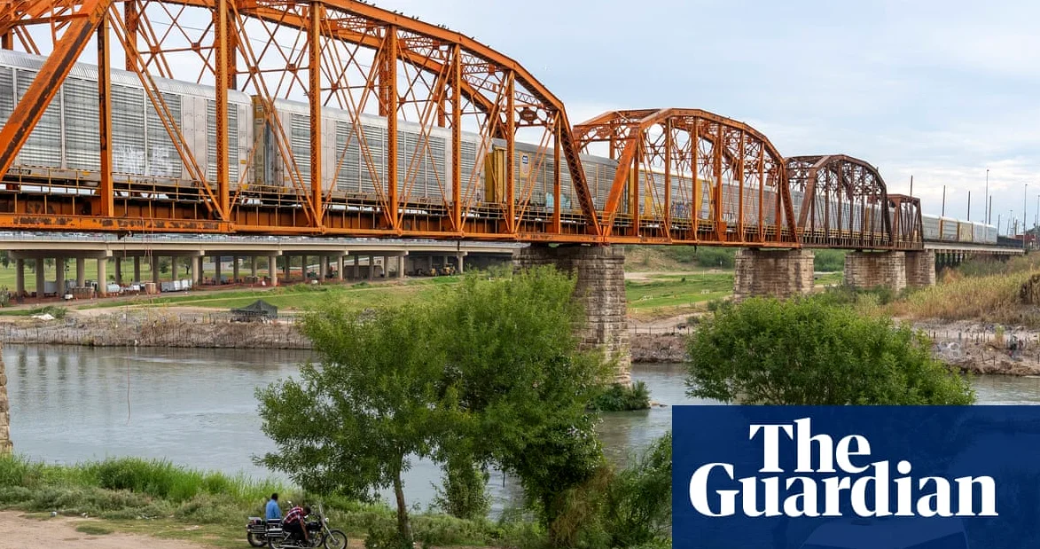 U.S. Officer Accused of Killing 3 in Mexico Arrested at Border