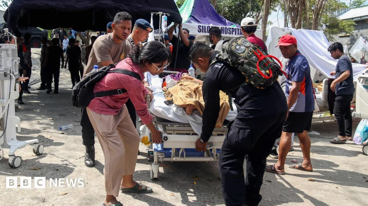 Deadly Indonesia Earthquake Displaces Thousands as Rescue Efforts Continue