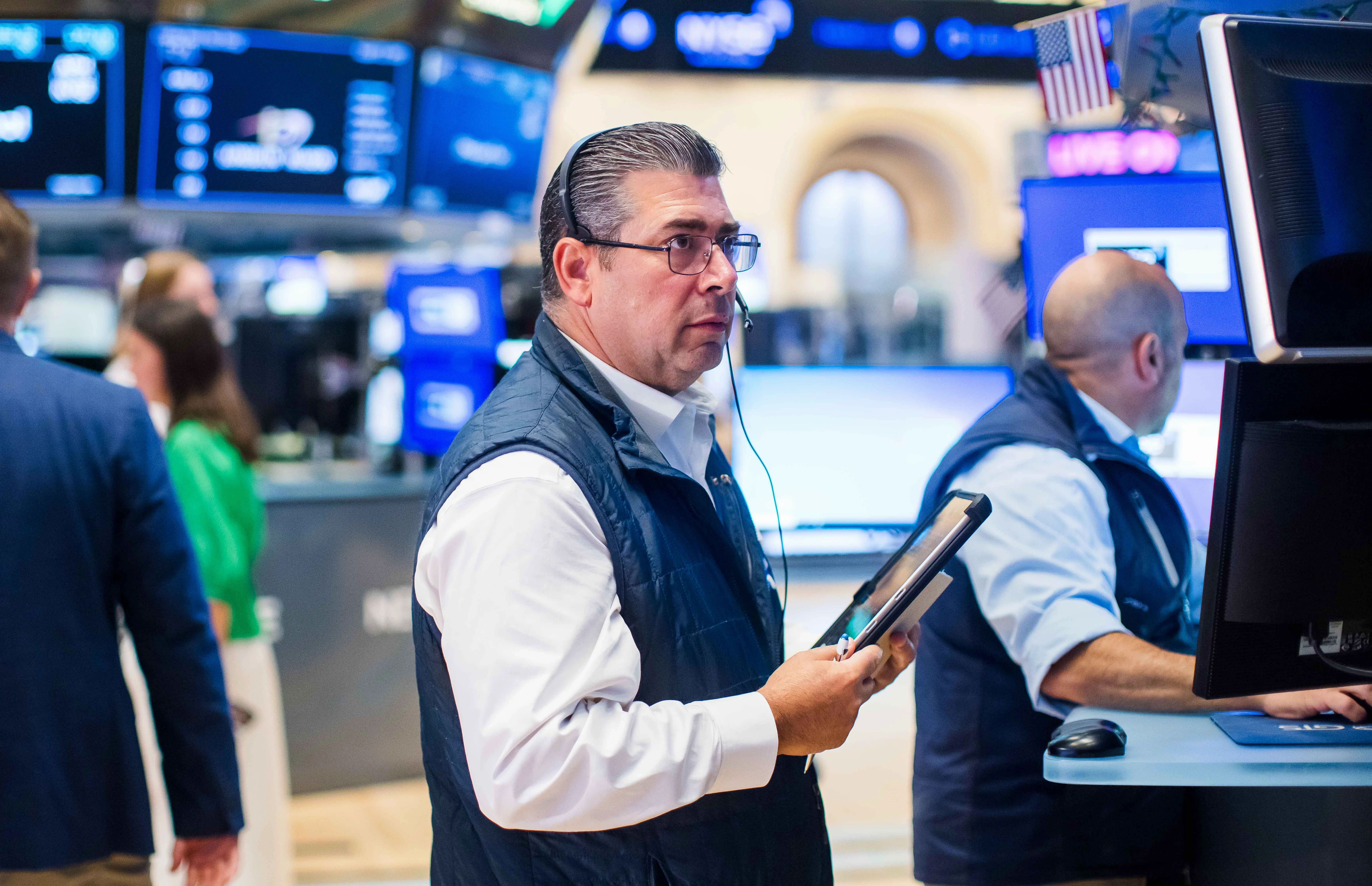 U.S. 30-Year Treasury Yield Hits 19-Year High Amid Global Tensions