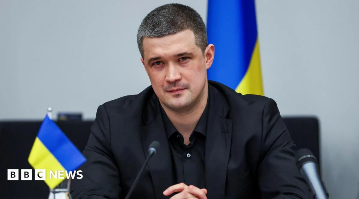 Sacked Ukrainian Defence Minister Calls for Early Presidential Election