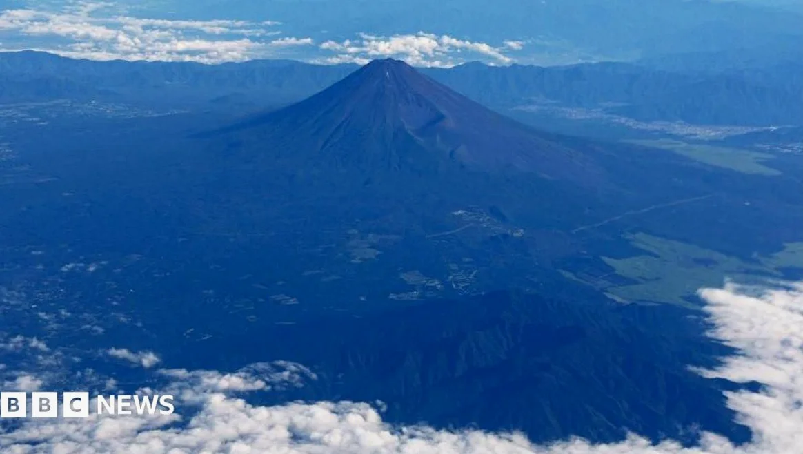 Father Leaves 7-Year-Old Alone on Mount Fuji for Hours