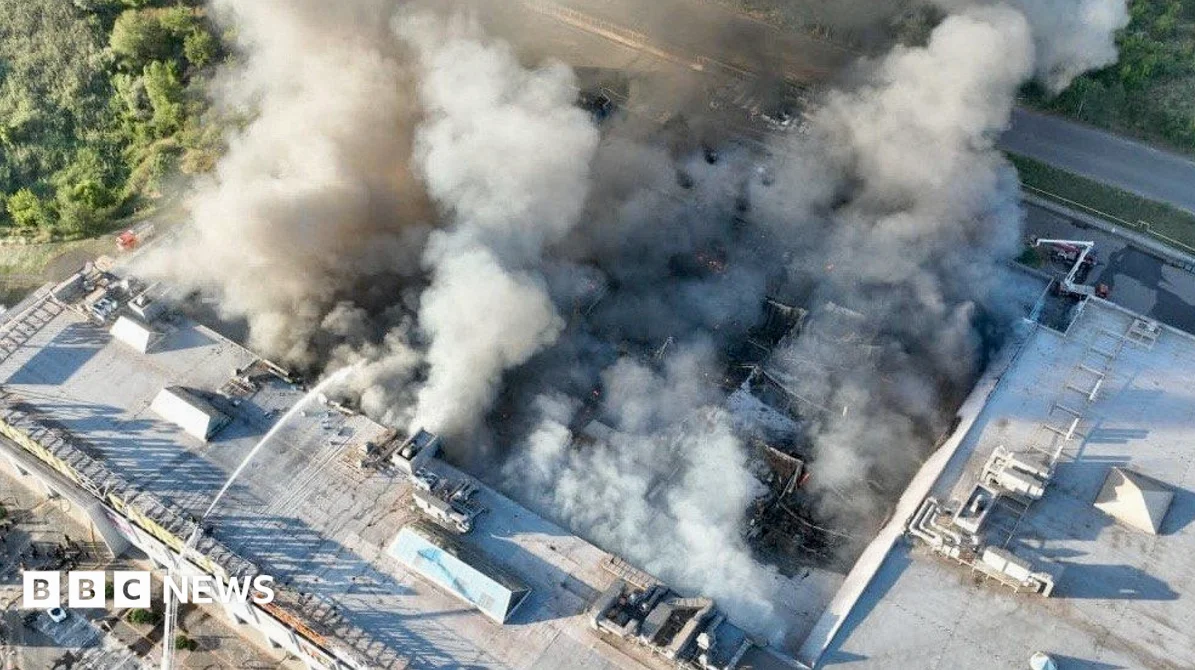 Russian Strikes in Ukraine Kill 2, 16 Die in Mall Attack