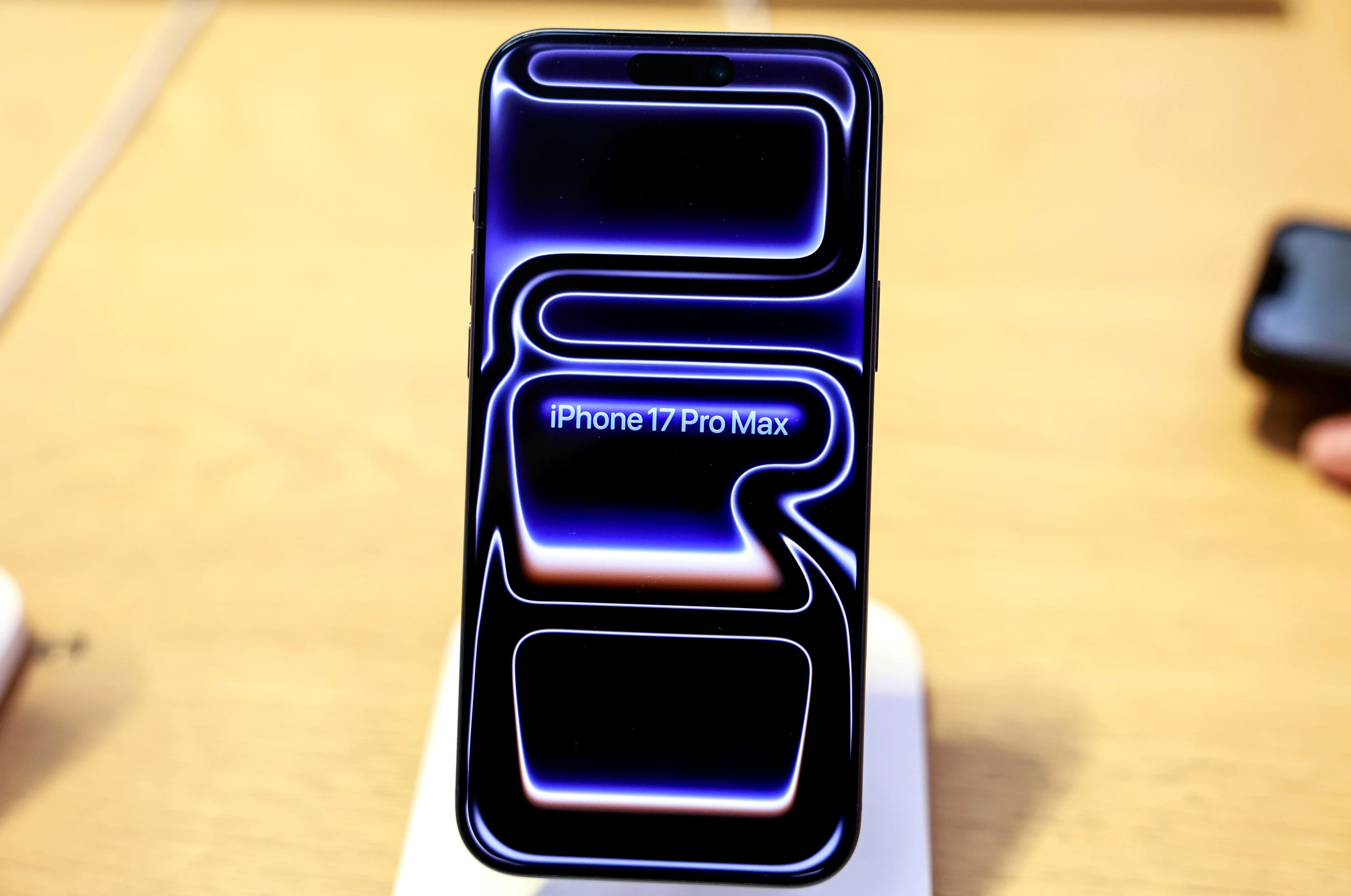 Apple iPhone 17 Pro Max Prices Dropped as iPhone 18 Looms