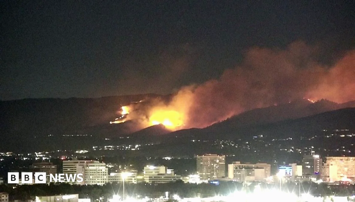 Nearly 90,000 Told to Evacuate as Wildfire Approaches Reno