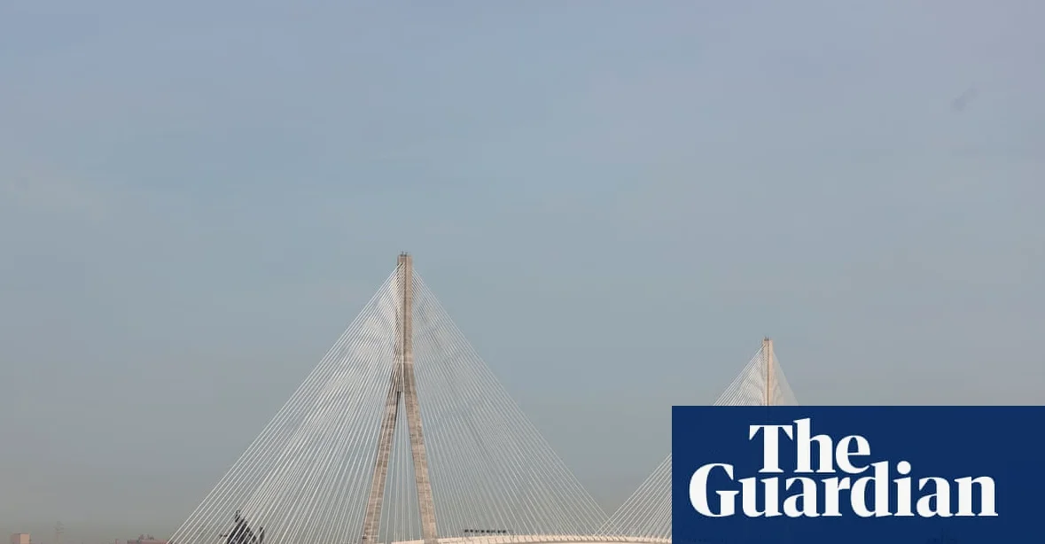 Detroit Despairs as ‘Insanity’ of Trump’s Canada Trade War Punes City