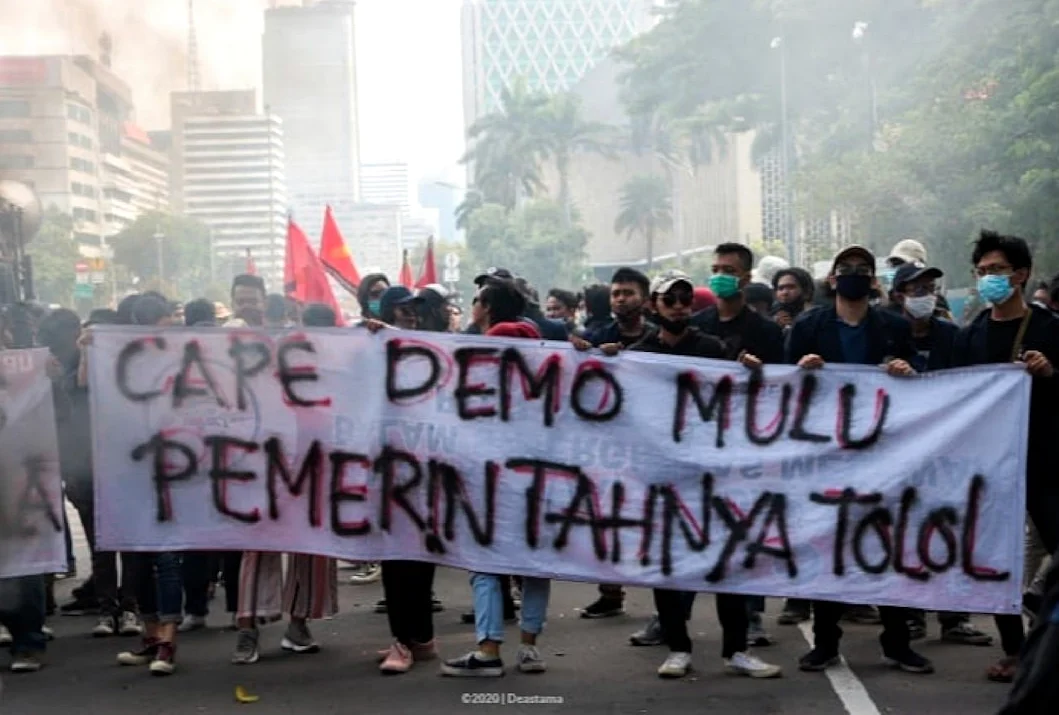 Indonesians March on Parliament to Demand Corruption Crackdown