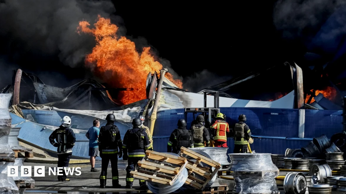 At Least 27 Dead, Hundreds Evacuated After Kyiv Warehouse Strike