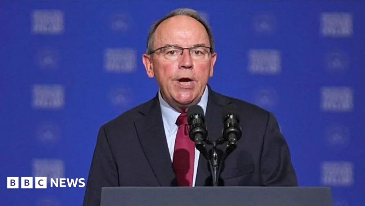 Wisconsin Congressman Swims to Safety After Plane Lands on Lake