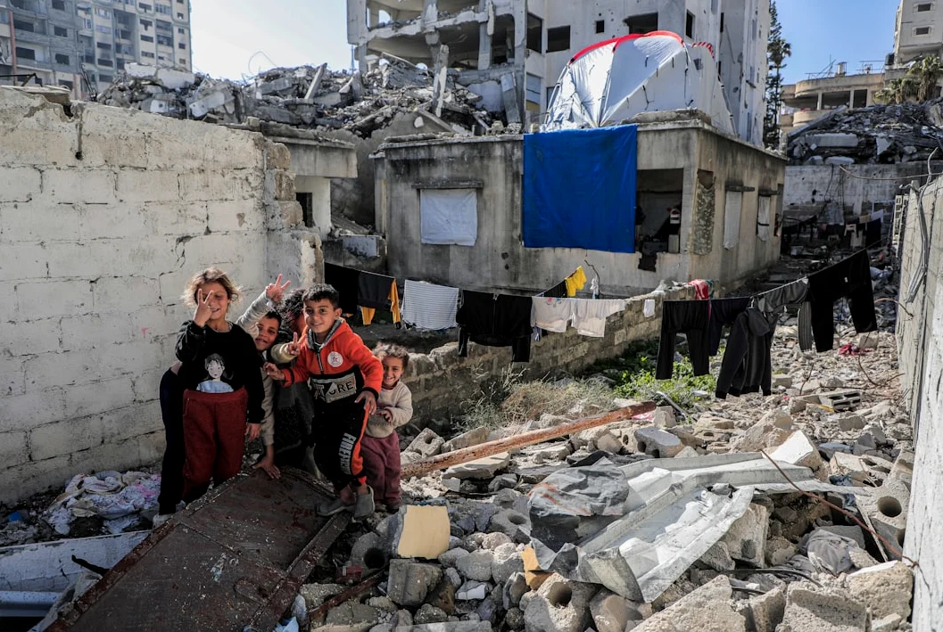 Gaza Residential Building Collapses, Six Families Trapped