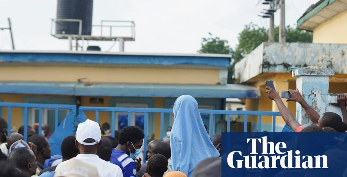 Survivor recounts panic and struggle to breathe in Nigerian prison cell where 37 died