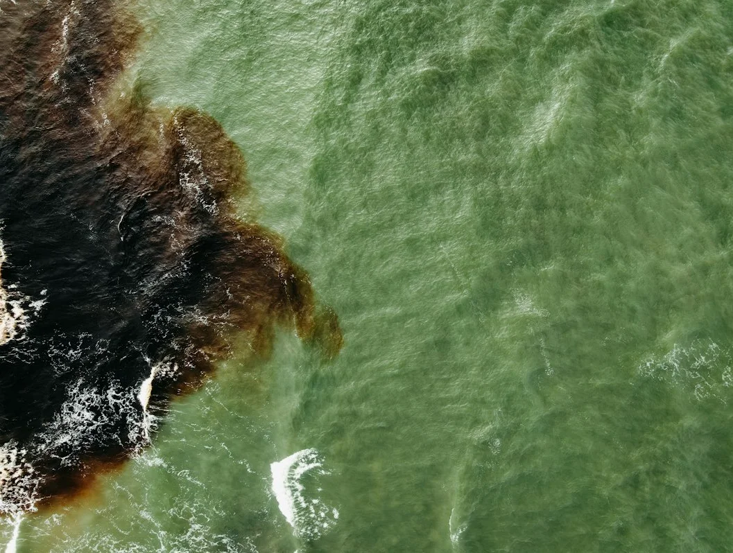 Massive oil slick seen weeks after tanker struck off UAE’s coast