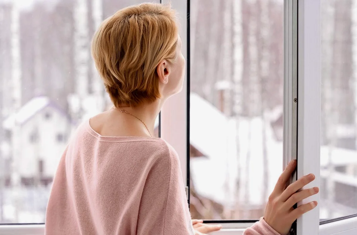 El 'eructo de la casa', tendencia viral que impulsa abrir ventanas diariamente