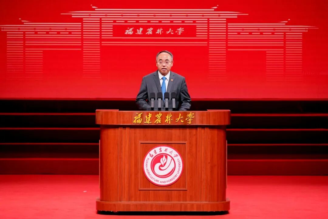 Hu Wenping, president of Xiamen University and a member of the Chinese Academy of Sciences, speaks on behalf of fellow universities.