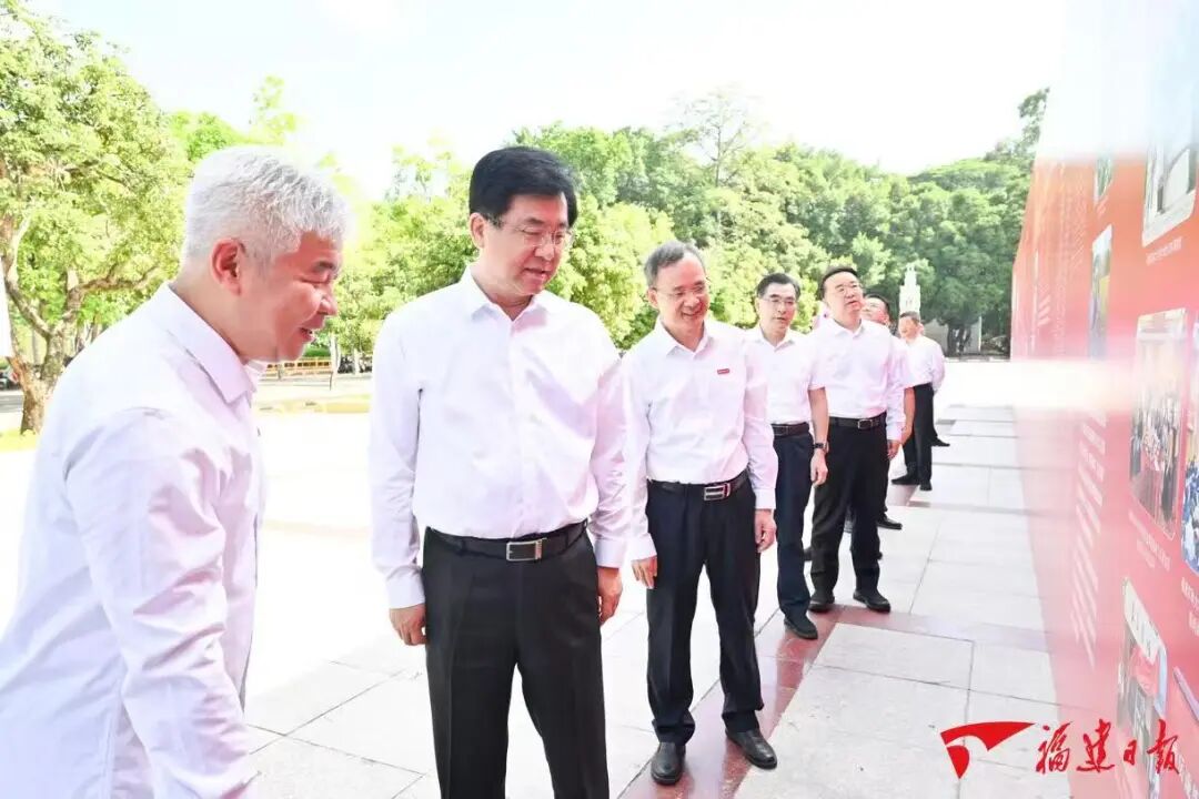 10月19日、中国共産党福建省委員会書記の趙龍が福建農林大学を訪れ、調査を行った。
