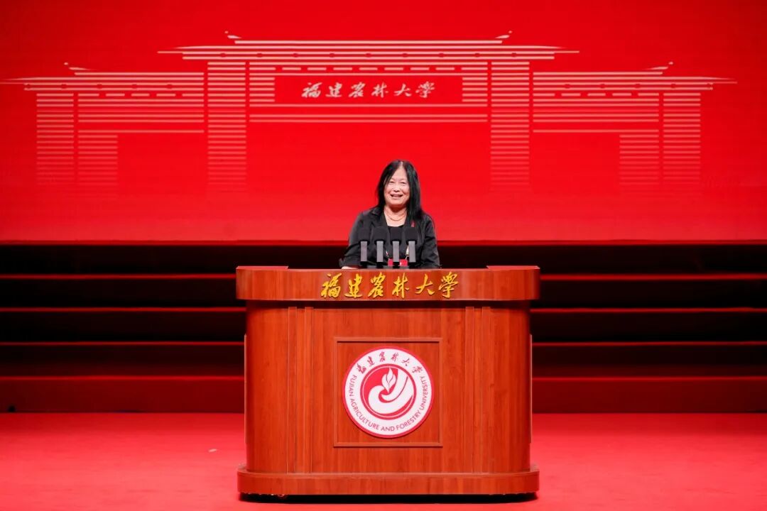 台湾の中国文化大学副学長の王淑音が台湾の大学を代表してあいさつする。